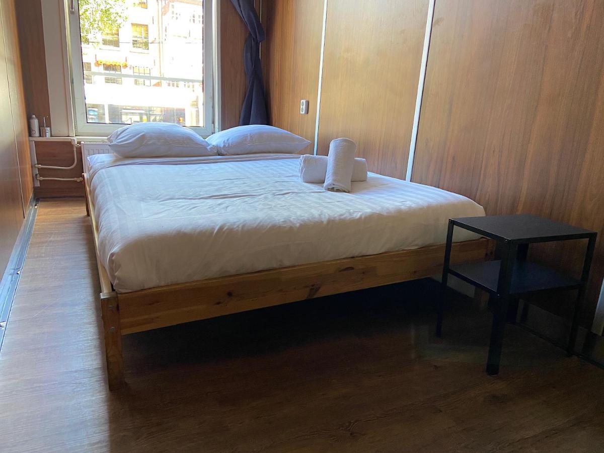Hostel Utopia アムステルダム エクステリア 写真